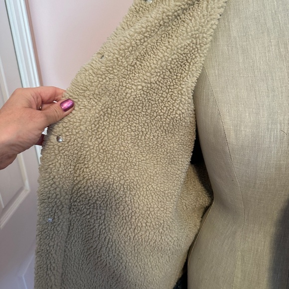Levi's Cream Sherpa Lined Jacket - Picture 4 of 7